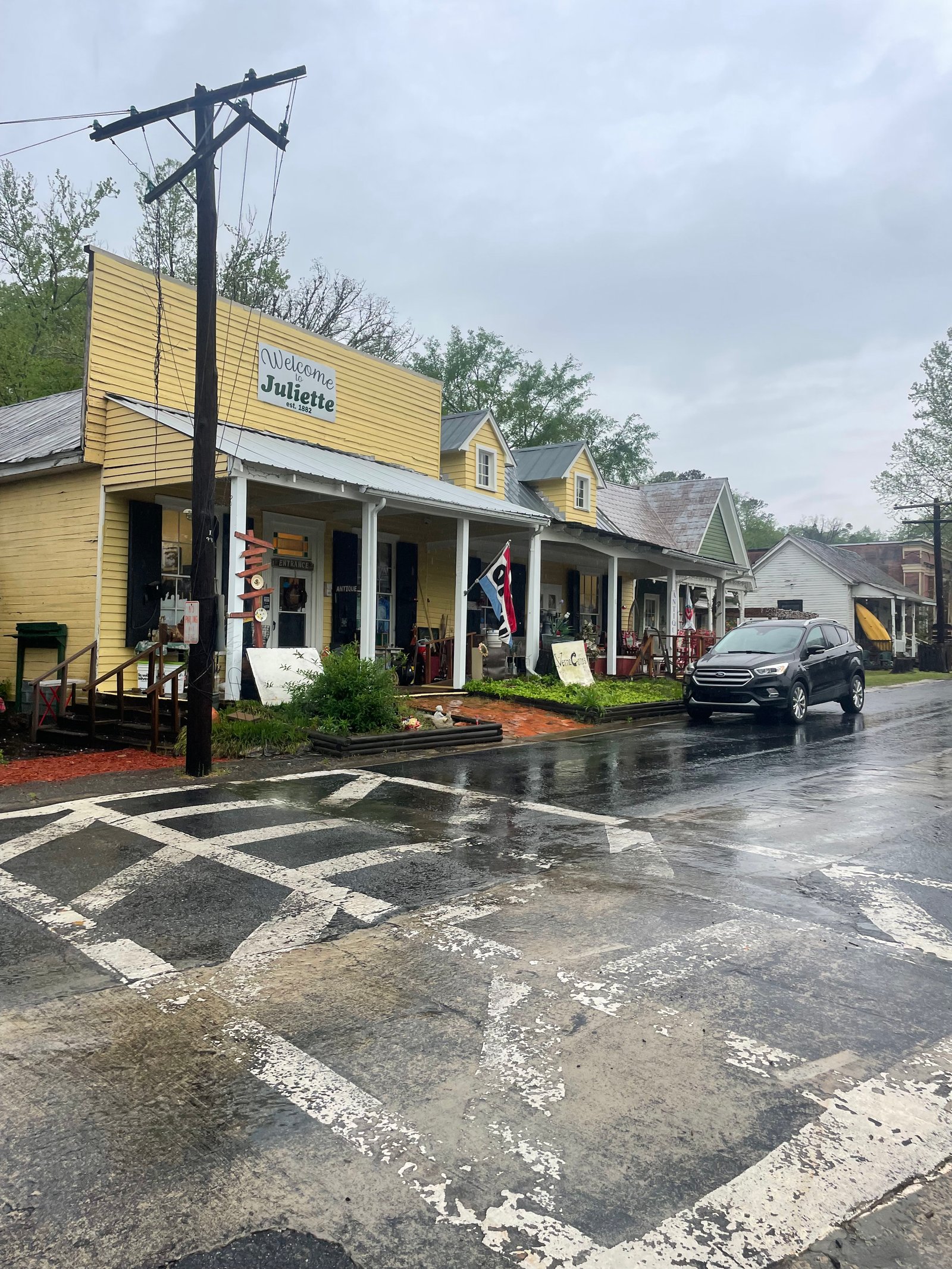 Whistle Stop Cafe in Juliette Georgia near Dames Ferry State Park Campground