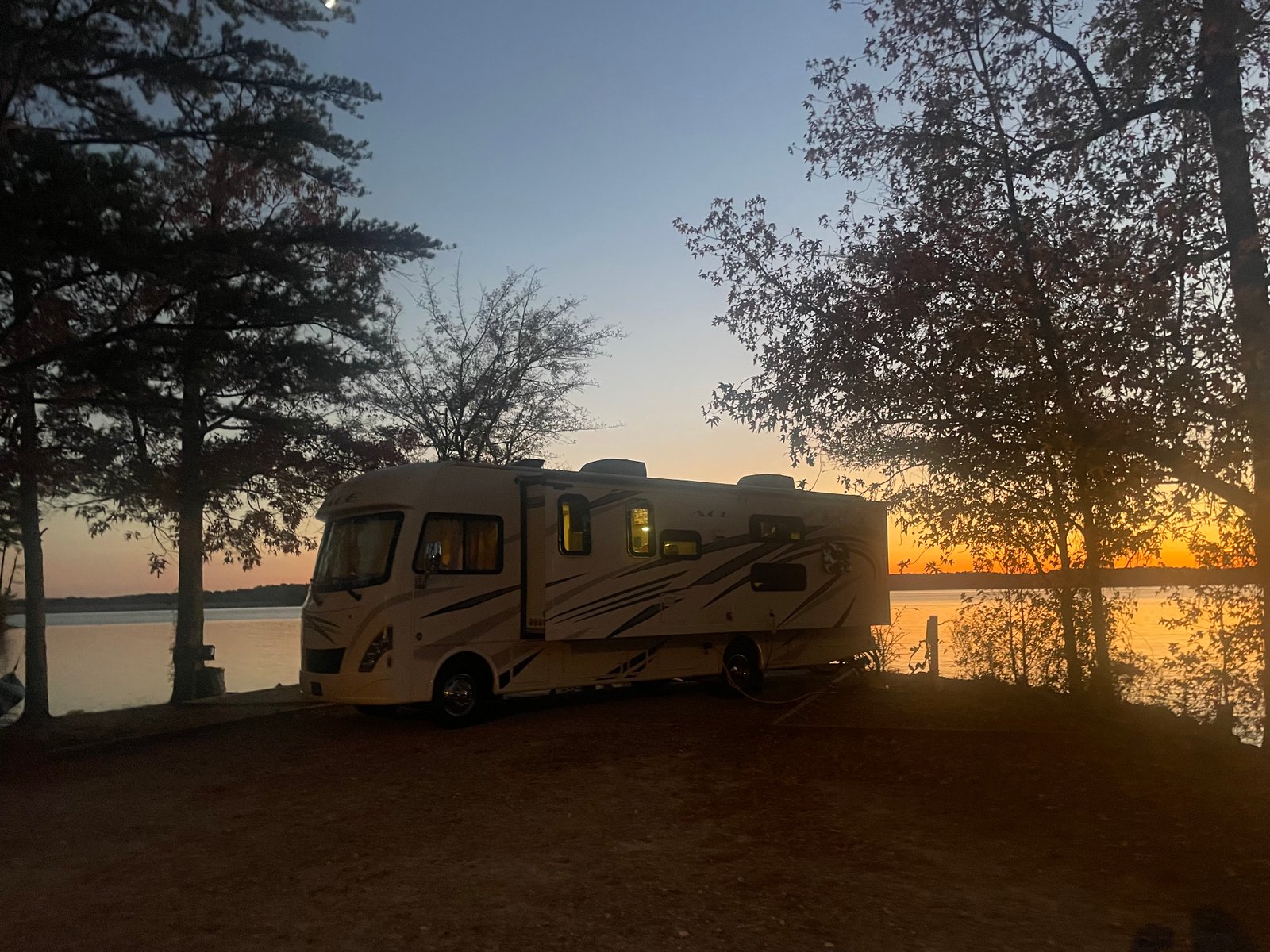 RV campsite at sunset beside Lake Juliette at Dames Ferry